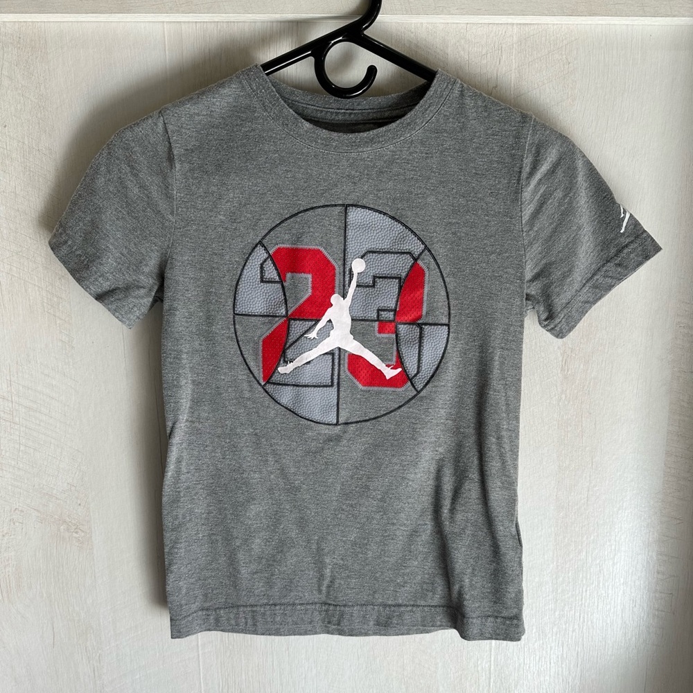 Jordan Heather Gray Kids T-Shirt Size 8/10